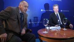 Министър - председателят Бойко Борисов и еврокомисарят по енергетиката Гюнтер Йотингер по време на форума